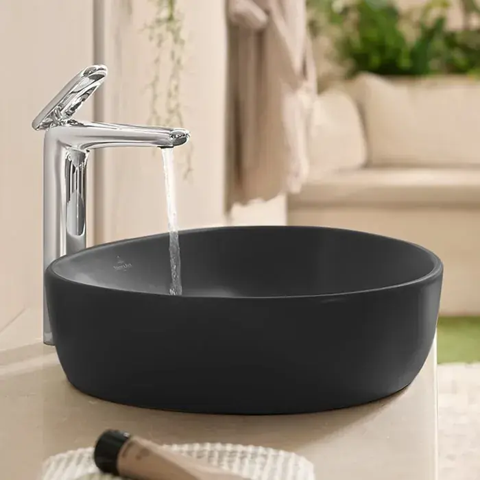 Cumpără acum Lavoar pe blat, oval asimetric, 51 cm, negru mat, Villeroy & Boch Antao 4A7351R7