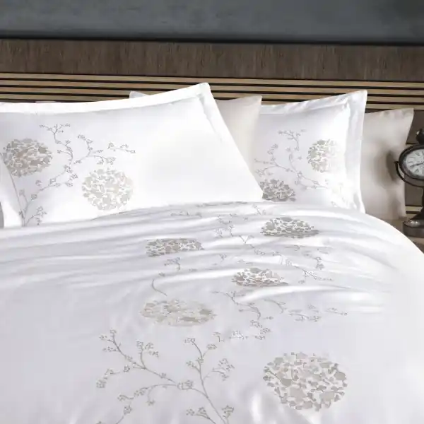 Ofertă Dantela Vita, Lenjerie de pat 2 persoane, cu broderie, bumbac satinat, 6 piese, alb, Sofia