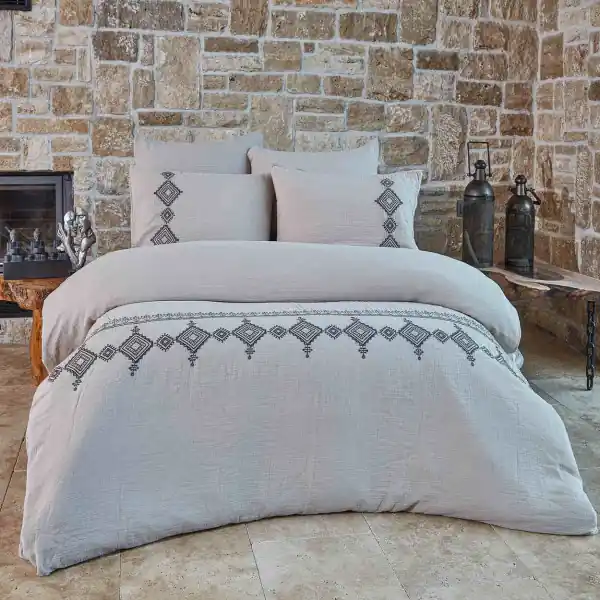 Lenjerie de pat cu broderie, bumbac 100%, pat 2 persoane, 6 piese, alb / negru, Ethica Reducere specială