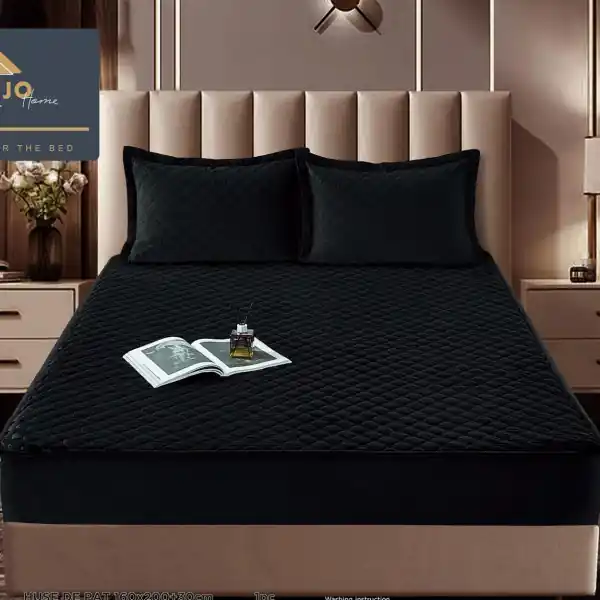 Husa de pat matlasata si 2 fete de perne din catifea, cu elastic, model tip topper, pentru saltea 160x200 cm, negru, HTC-41 Reducere extra