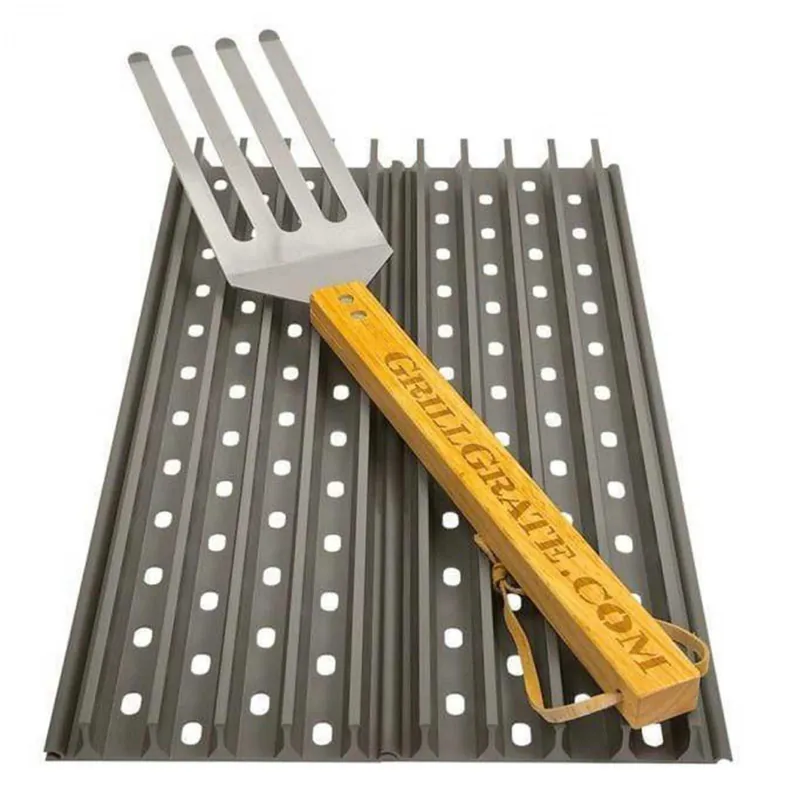 Reducere specială Set 2 grile pentru gratar de 44 x 13 cm si spatula GrillGrate WGG17.375K