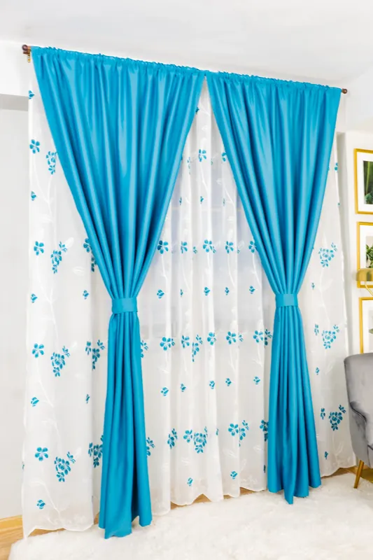 Set Santos - Perdea din In Poveste cu Flori Turcoaz cu Alb si Draperie Blackout Turcoaz Elegant Nu rata