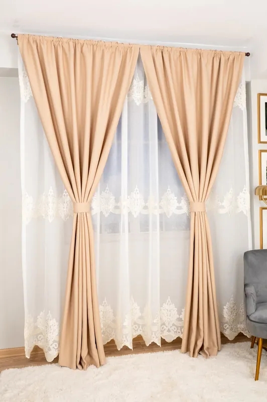 Set Zaya - Perdea din In Baroc Crem si Draperie Blackout Coffee Reducere extra